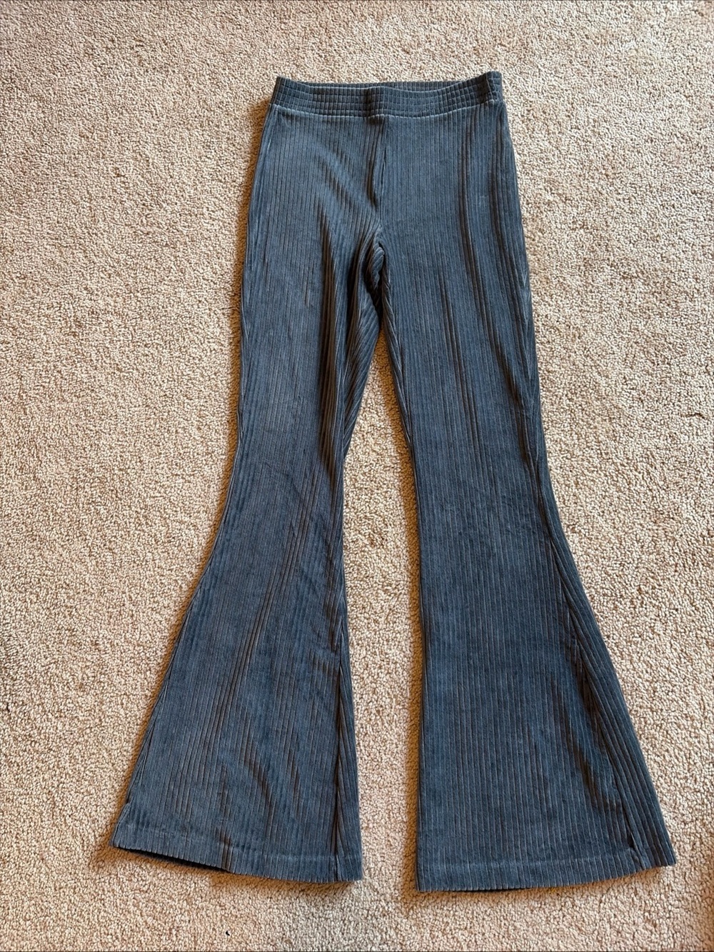 Aerie Groove on Velour High Waisted Flare Pant Ribbed Gray Size S Regular